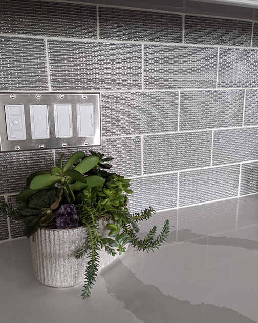 Silver subway textured tile