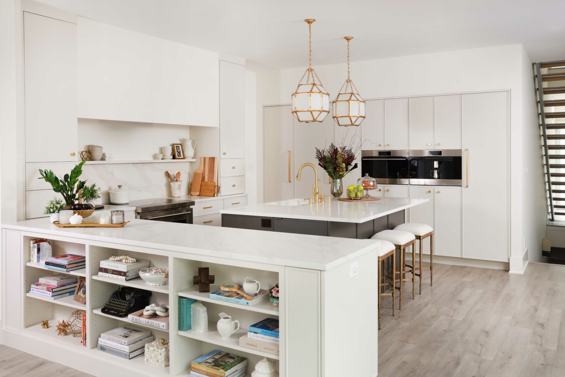 Modern off-white kitchen with island and peninsula