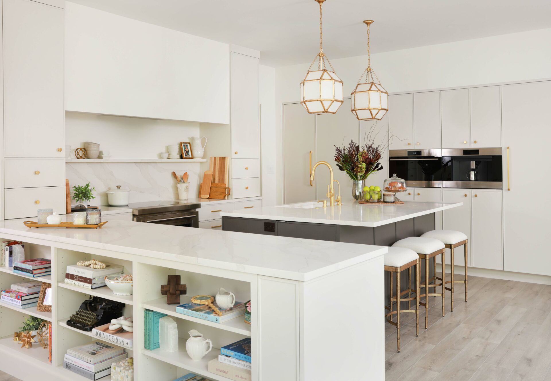 Modern off-white kitchen with island and peninsula